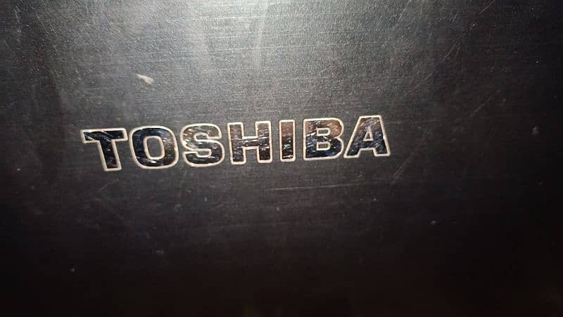 Toshiba Laptop with mouse 1