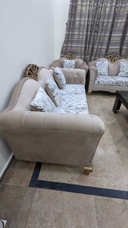 New sofa set only one month used| best sofa 0