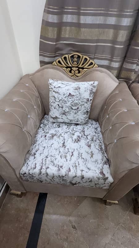 New sofa set only one month used| best sofa 1