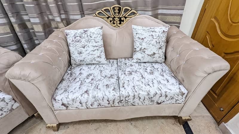 New sofa set only one month used| best sofa 2