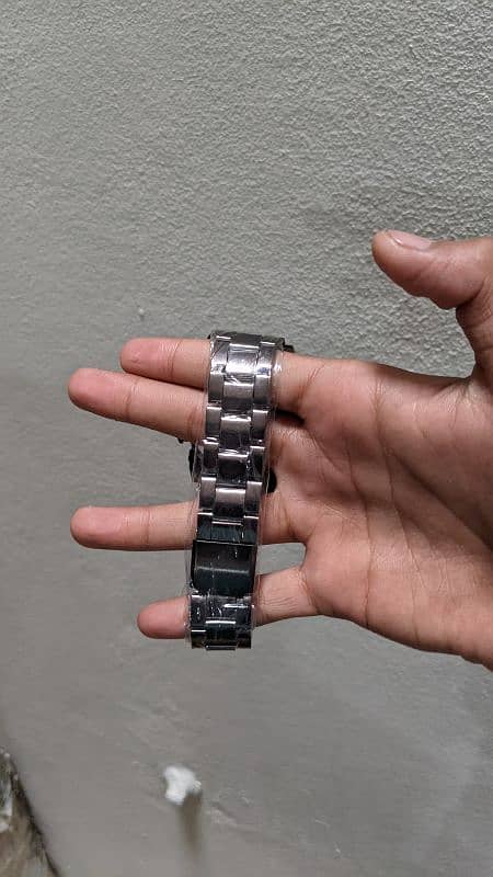 positif watch quantity avalable hogh quality 1