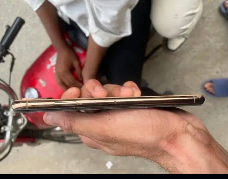 I phone xs max 64gb non pta 4