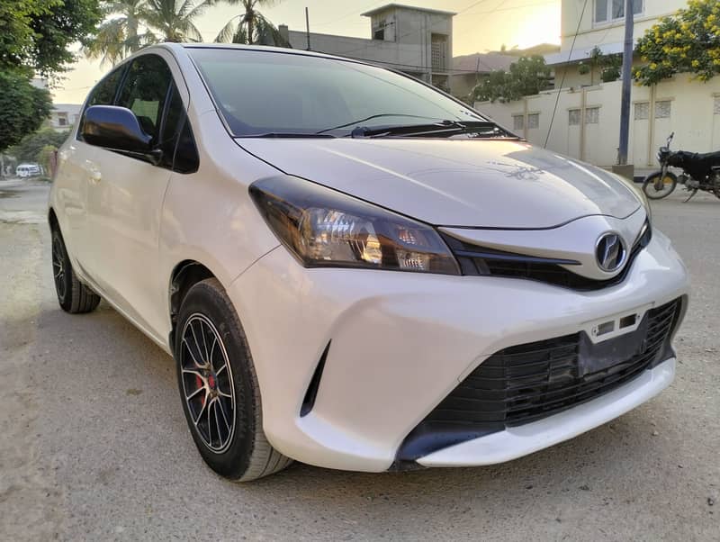 Toyota Vitz 2015 3