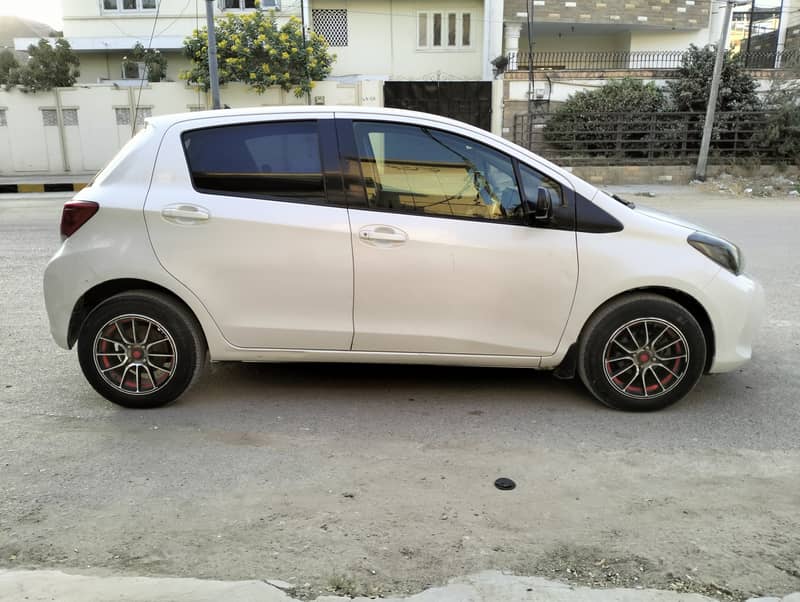 Toyota Vitz 2015 7