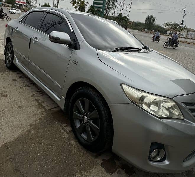 Toyota Corolla Altis 2013 1