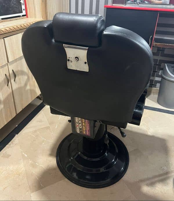 Saloon / Porlour Chairs, Facial bed, Shampoo unit For Sale 0