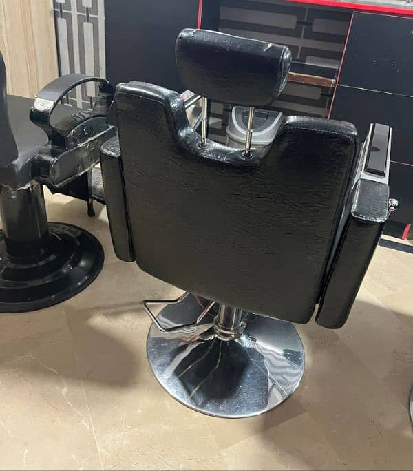 Saloon / Porlour Chairs, Facial bed, Shampoo unit For Sale 1