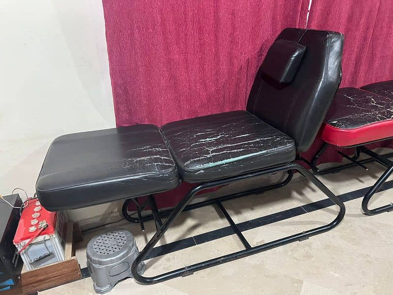 Saloon / Porlour Chairs, Facial bed, Shampoo unit For Sale 7