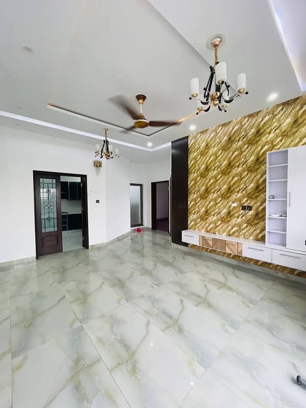 10 Marla Lower Portion For Rent In Bahria Orchard Lahore 0