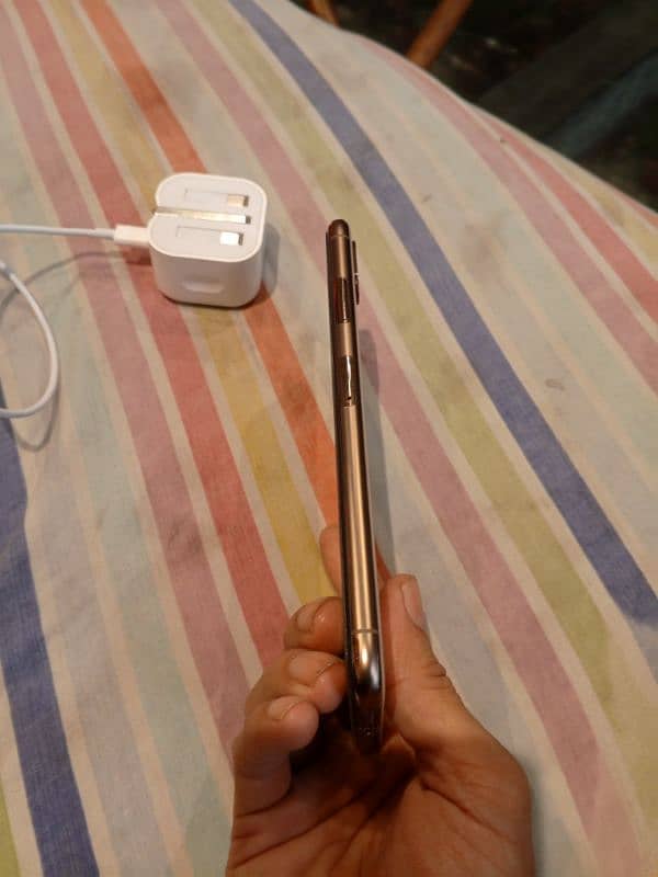 iphone xs Max 256gb pta approved condition 10 by 10 */03087474389 4