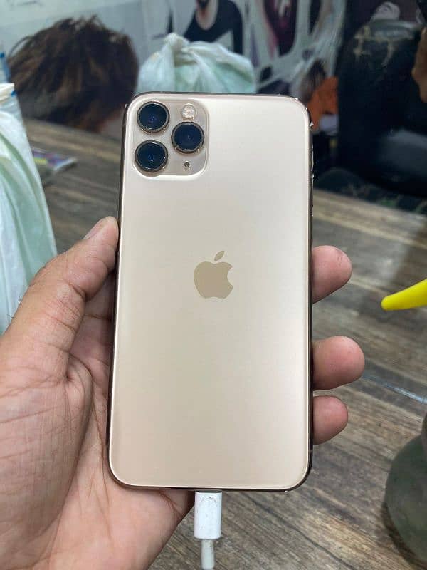 I phone 11 pro 64 GB non PTA water pack 77 battery 03217699114 0