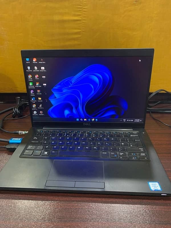 Dell 7390 latitude 1