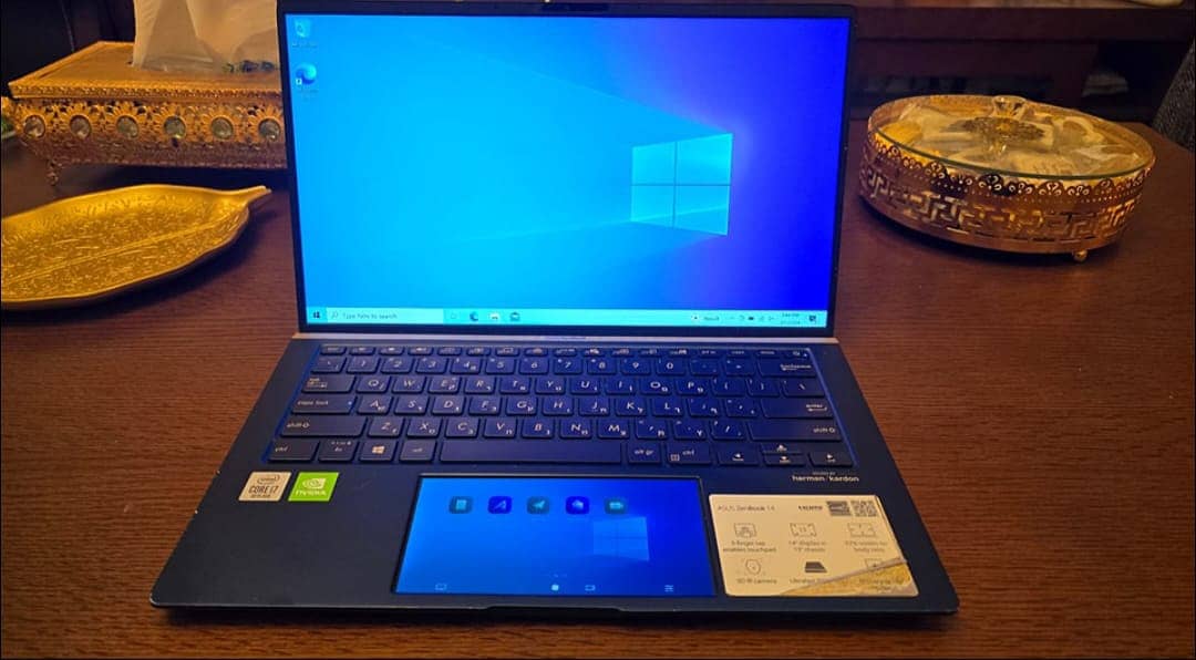 Asus ZenBook ux434f i5 8th Gen NVIDIA Card . . . Screen TouchPad 4