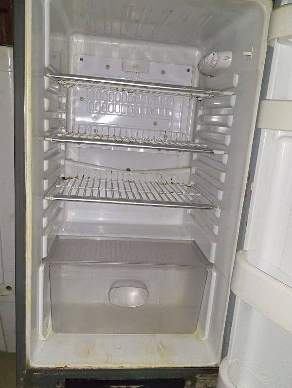 Orient medium fridge 1