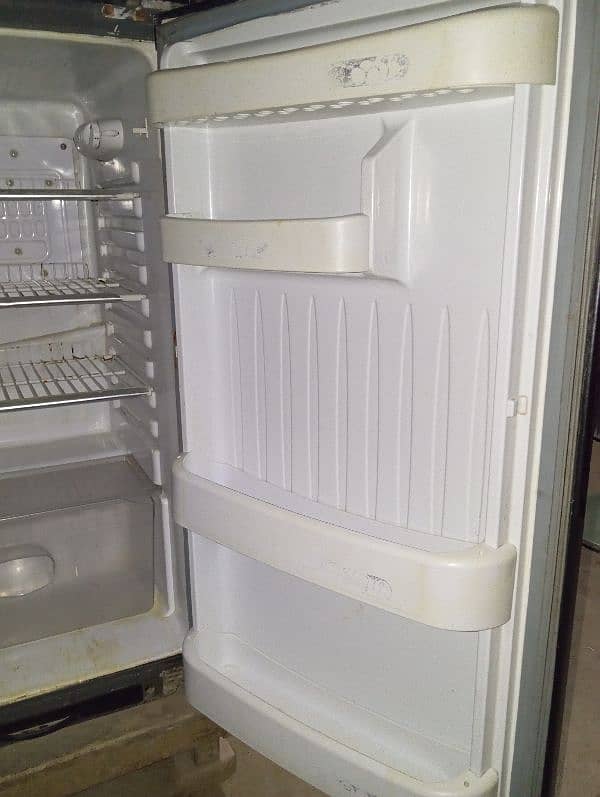 Orient medium fridge 5