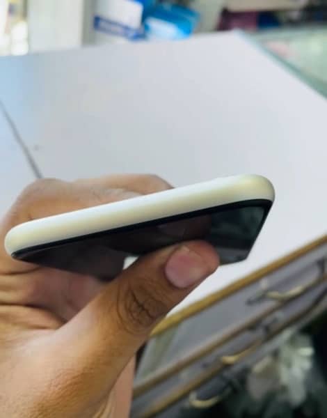 Iphone 11 128gb PTA Approved 5