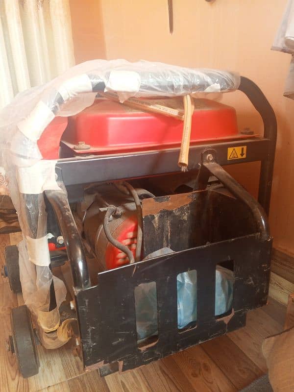 New condition Generator only 3 month used 4