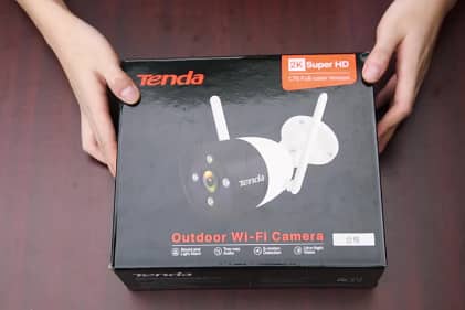 Tenda CT6 Pan/Tilt 2K Wired and Wireless Surveillance Outdoor Camera, 1