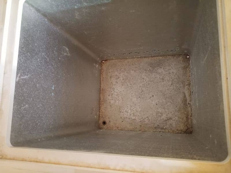 D Freezer for sale in original condition 3