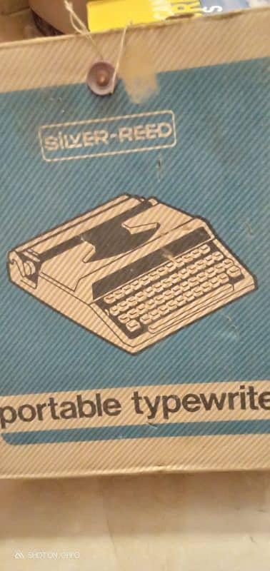 Silver Greed Portable Typewriter 2