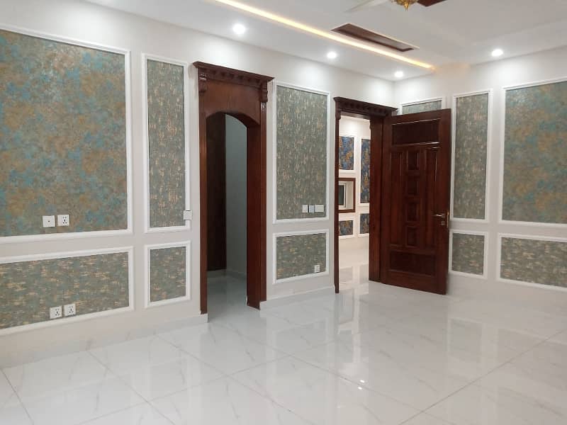 1 Kanal Luxury House Available For Sale in Jasmine Block Bahria Town Lahore 3