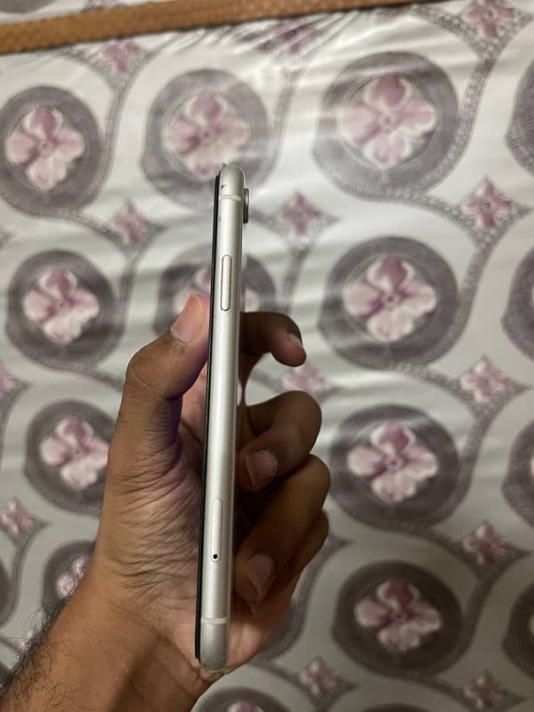 iPhone Xr 64 gb 3