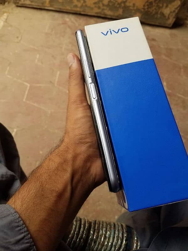 vivo y20 4gb 64gb with box 1