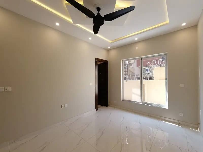 2 Bed Room Beautiful Uper Portion in Gulraiz near Bahria Town 1