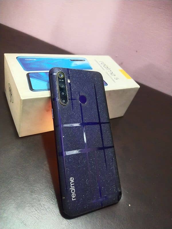 realme 5 with box condition 10.9 2