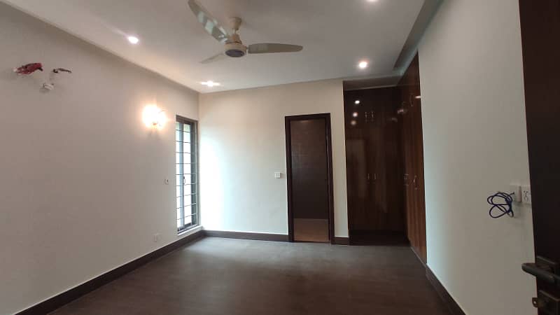 1 Kanal Separate Gate Upper Portion Available For Rent 13