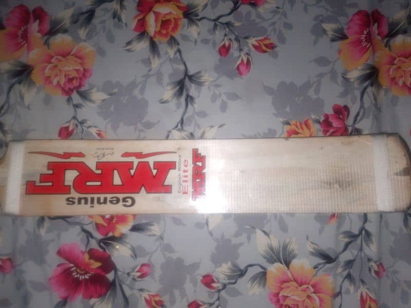 A good tape Baal cricket bat in new condition 1