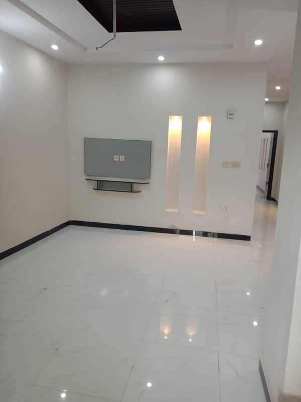 10 marla beautiful upper portion for rent allama iqbal town lahore 8