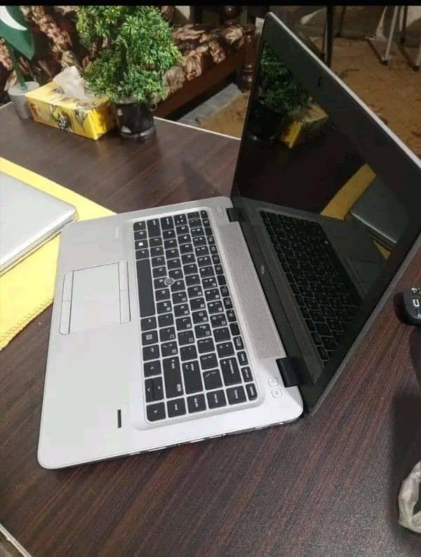 HP Elite book 8+256 i5.6th generation 1