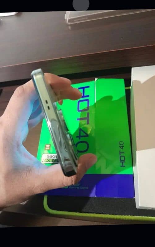 Infinix Hot 40 4