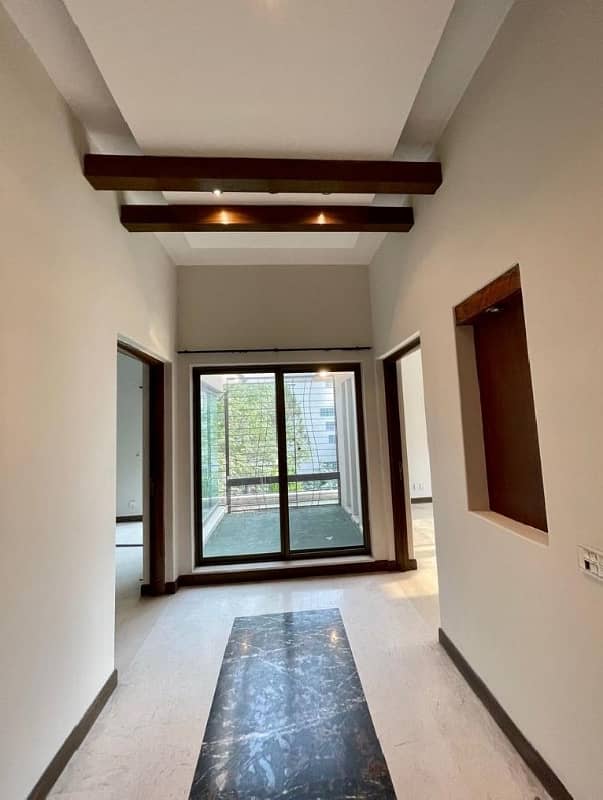 10 Marla Out Class Full House For Sale In DHA Phase 2 ,Block V, Lahore. 11