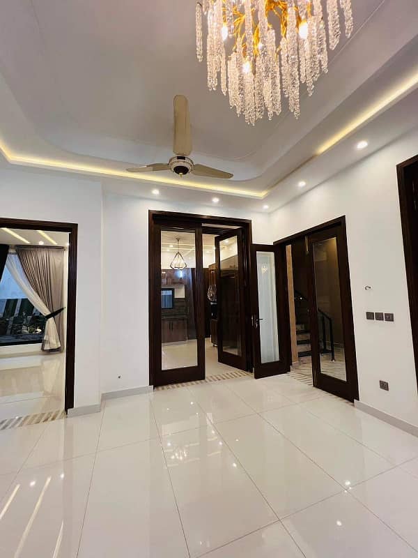 10Marla Lower Portion Available For Rent in AA Block Bahria Town Lahore 9