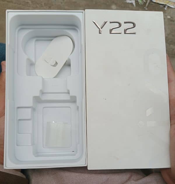 box be ha vivo Y22 PTA proof Ram 4+4/64 new mobile ok 8