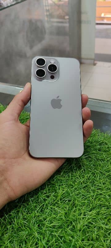 I phone 15 pro max. non pta. 512gb 0