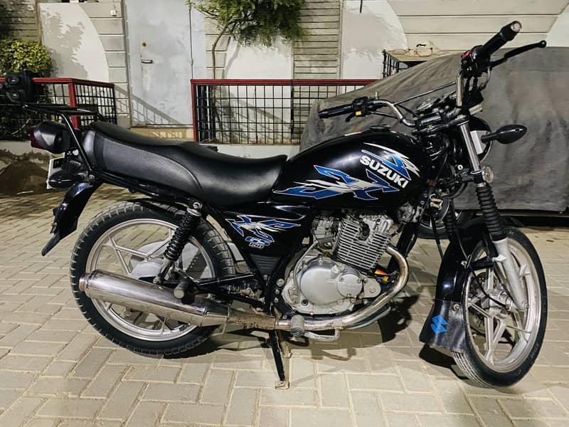 Suzuki GS 150 SE 2022 2