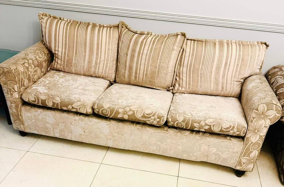 two sofa sets / wooden sofa / poshsish sofa set / 5 and 6 seater sofa 3