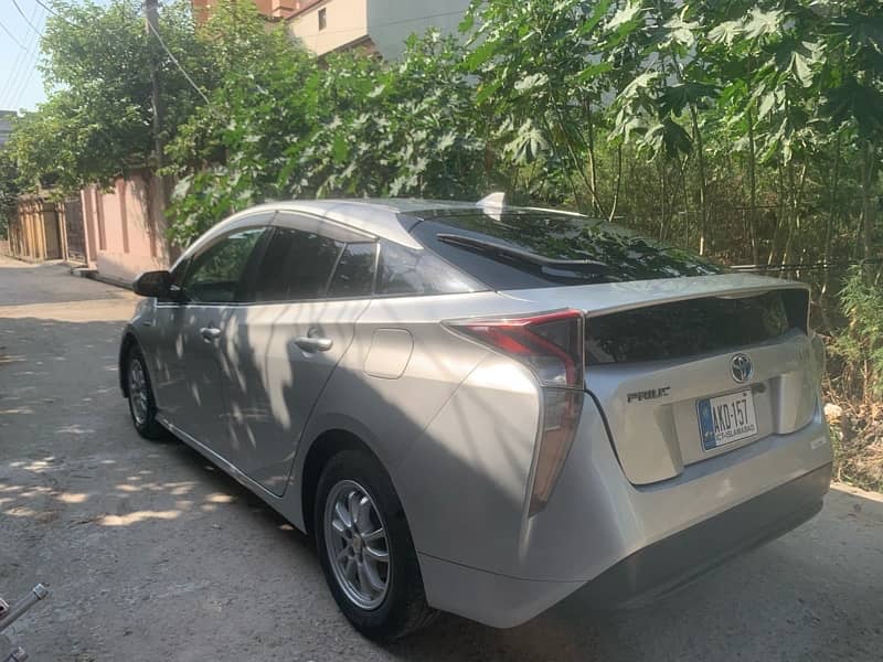 Toyota Prius 2016 7