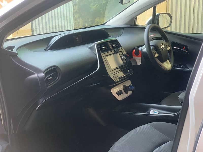 Toyota Prius 2016 9