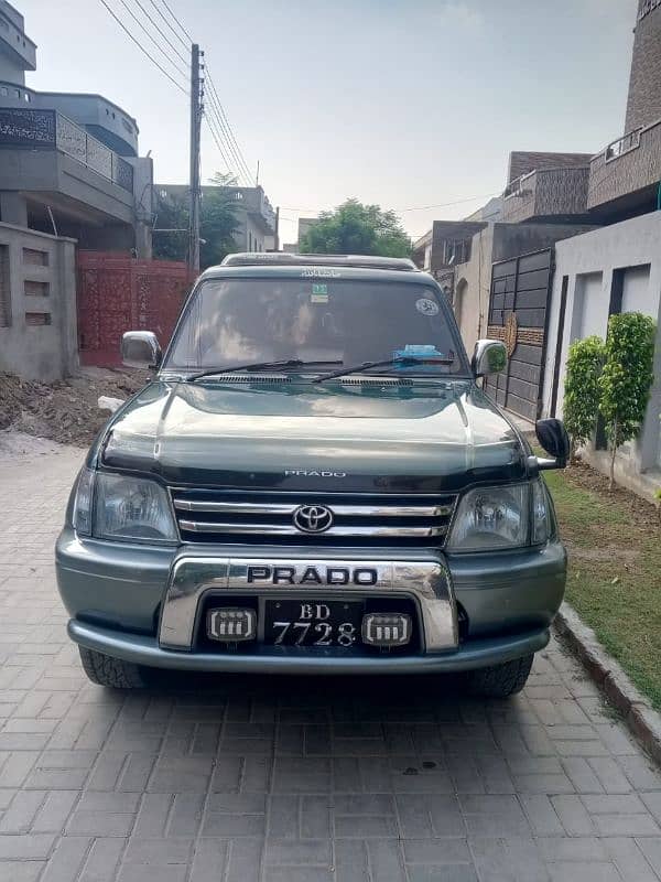 Toyota Prado  Automatic 4 by 4 sunroof and Turbo on model 2007 0