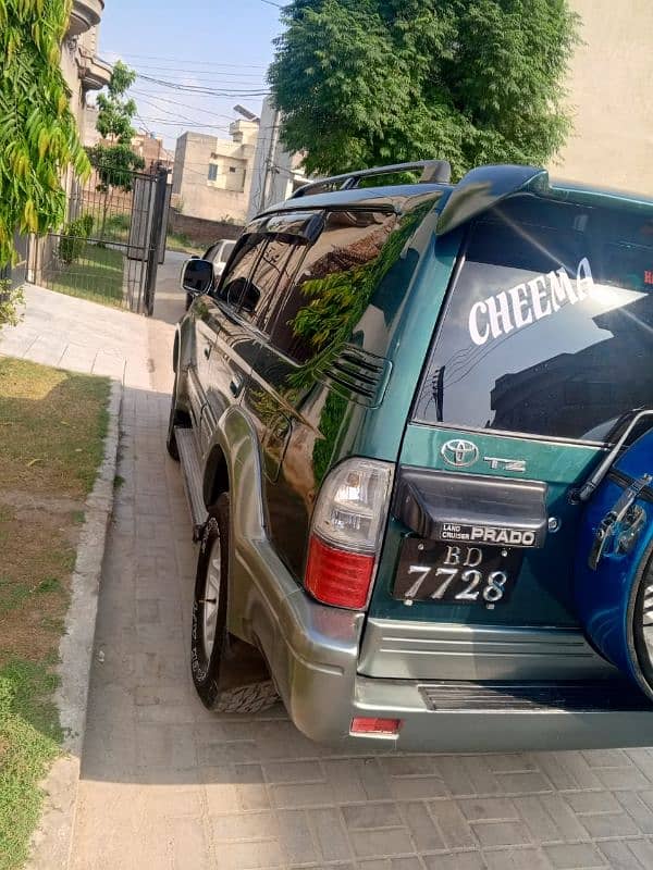 Toyota Prado  Automatic 4 by 4 sunroof and Turbo on model 2007 1