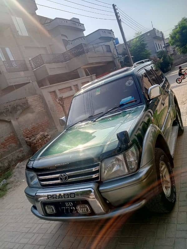 Toyota Prado  Automatic 4 by 4 sunroof and Turbo on model 2007 8