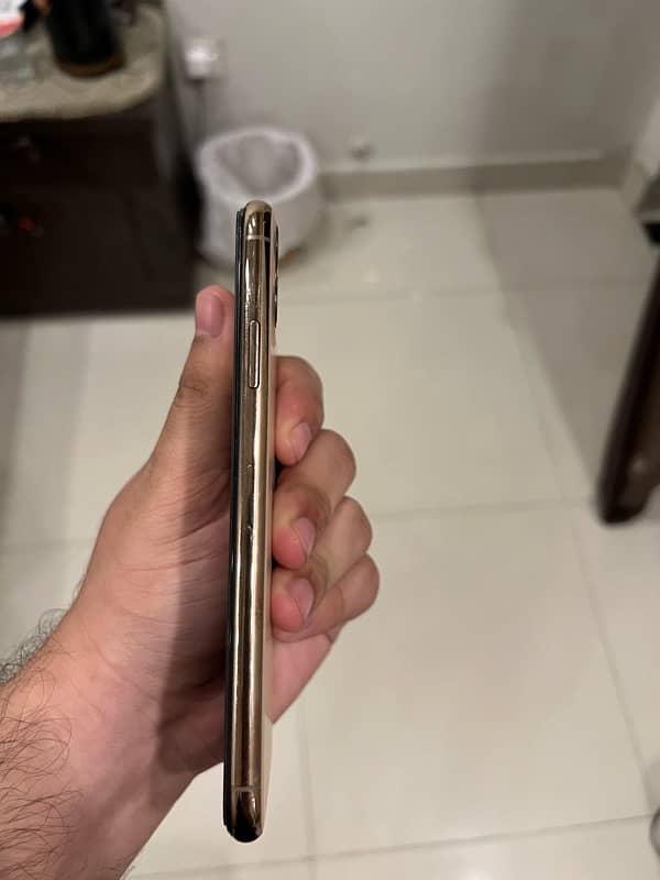 iPhone 11 Pro Max 256gb PTA Approved 4