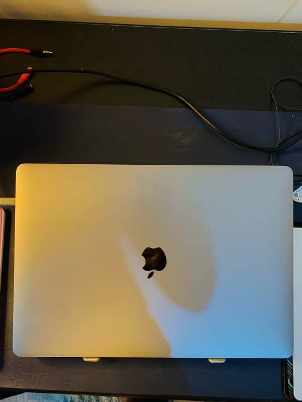 Macbook Pro 2019, i9, 15”, 16/512gb 2