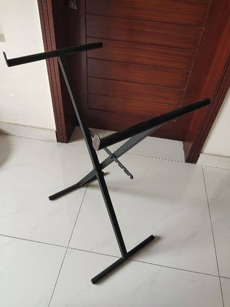 piano/ keyboard stand 1