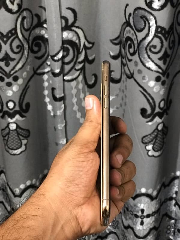 iphone 11 Pro Max Non PTA {JV} 64 GB All Ok Battery Helth 80% 1