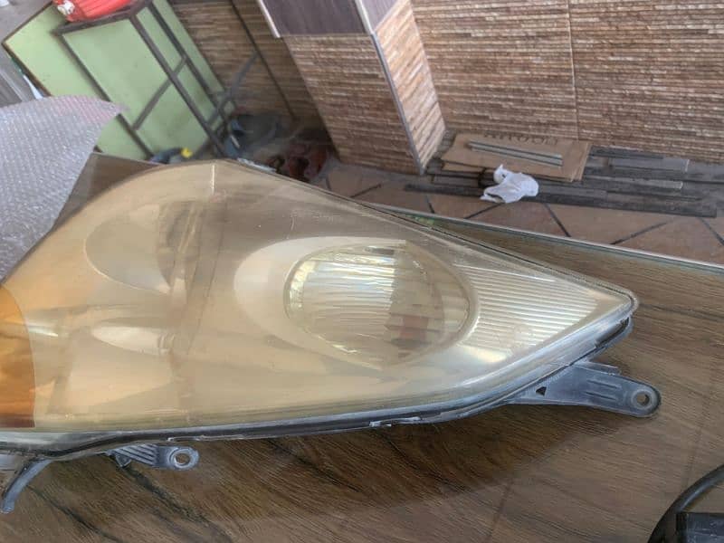 Toyota wish headlight 1